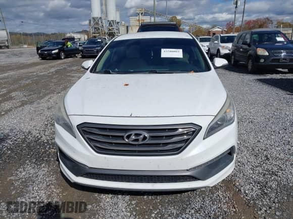 2015 Hyundai Sonata Sport z VIN 5NPE34AF5FH052694, wystawiony jako IAAI lot #43580061 z przebiegiem 209 391 mil mil oraz . Historia ofert i sprzedaży dostępna na DreamBid. Obrazek 12.