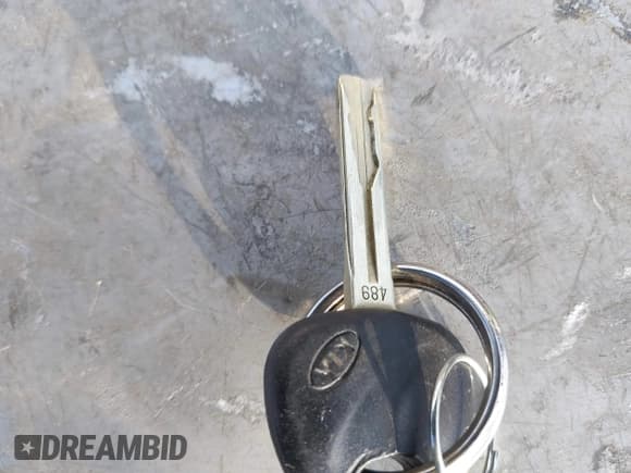 ✅ 2013 Kia Sorento LX • VIN: 5XYKTDA28DG388439 • Lot: 43275151. Listed on IAAI with 157,159 mi. Free auction sales archive from the USA and detailed vehicle history report at DreamBid. Image 11.