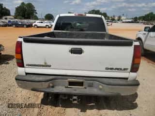 2000 Chevrolet Silverado 1500 LS z VIN 1GCEK19T6YZ359931, wystawiony jako Copart lot #70433884 z przebiegiem 458 301 mil mil oraz Czysty tytuł • Clean title. Historia ofert i sprzedaży dostępna na DreamBid. Obrazek 6.