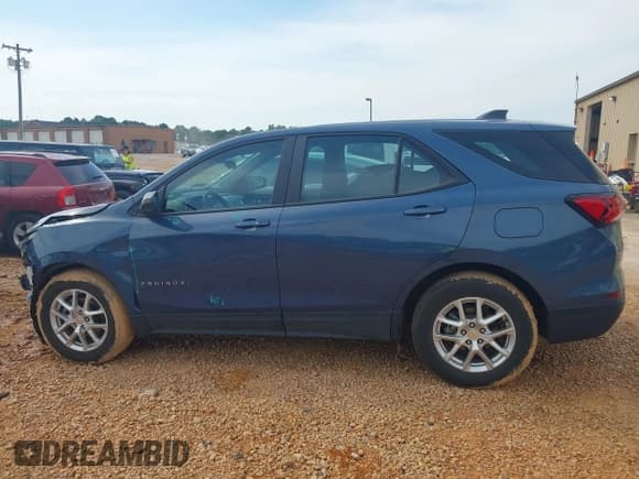 ✅ 2024 Chevrolet Equinox LS • VIN: 3GNAXHEG0RL184383 • Lot: 42473941. Listed on IAAI with 32,703 mi. Free auction sales archive from the USA and detailed vehicle history report at DreamBid. Image 14.