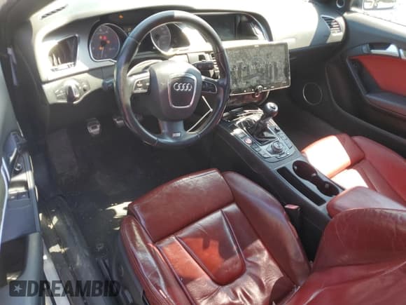 ✅ 2009 Audi S5 • VIN: WAURV78T39A020411 • Lot: 71873785. Wystawiony na Copart z przebiegiem 134 442 mil. Bezpłatny archiwum sprzedaży aukcyjnych z USA i szczegółowy raport historii pojazdu na DreamBid. Zdjęcie 8.