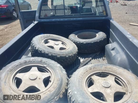 1992 Dodge Dakota z VIN 1B7GG23X9NS683519, wystawiony jako IAAI lot #42217984 z przebiegiem 178 152 mil mil oraz . Historia ofert i sprzedaży dostępna na DreamBid. Obrazek 12.