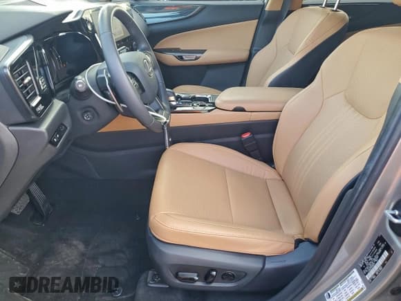 ✅ 2024 Lexus NX 250 Premium • VIN: 2T2GDCAZ5RC006375 • Lot: 94972115. Wystawiony na Copart z przebiegiem 17 944 mil. Bezpłatny archiwum sprzedaży aukcyjnych z USA i szczegółowy raport historii pojazdu na DreamBid. Zdjęcie 7.