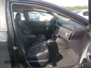 ✅ 2018 Toyota Corolla XLE • VIN: 5YFBURHE6JP800746 • Лот: 43396798. Опубликован ранее на IAAI с пробегом 91 110 миль. Бесплатный доступ к архиву аукционных продаж из США и подробный отчёт об истории автомобиля на DreamBid. Изображение 5.