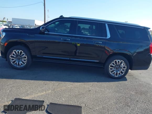 ✅ 2024 GMC Yukon XL Denali Ultimate • VIN: 1GKS2KKT3RR276871 • Lot: 43465999. Wystawiony na IAAI z przebiegiem 18 529 mil. Bezpłatny archiwum sprzedaży aukcyjnych z USA i szczegółowy raport historii pojazdu na DreamBid. Zdjęcie 14.