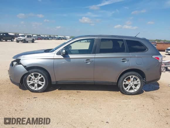 2014 Mitsubishi Outlander SE с VIN JA4AD3A3XEZ019235, выставлен на аукционе IAAI как лот 42559672 с пробегом 176 622 миль миль и . История ставок и продаж доступна на DreamBid. Изображение 14.