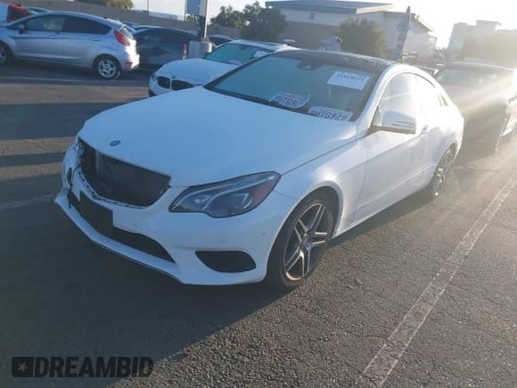 ✅ 2015 Mercedes-Benz E 400 • VIN: WDDKJ6FB3FF303383 • Lot: 41818692. Listed on IAAI with 62,839 mi. Free auction sales archive from the USA and detailed vehicle history report at DreamBid. Image 18.