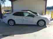 2023 Toyota Camry LE z VIN 4T1C11AK3PU187197, wystawiony jako IAAI lot #43443006 z przebiegiem 45 944 mil mil oraz . Historia ofert i sprzedaży dostępna na DreamBid. Obrazek 13.