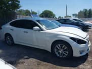 ✅ 2016 Infiniti Q70 • VIN: JN1BY1AR0GM270680 • Lot: 43074250. Wystawiony na IAAI z przebiegiem 152 231 mil. Bezpłatny archiwum sprzedaży aukcyjnych z USA i szczegółowy raport historii pojazdu na DreamBid. Zdjęcie 13.