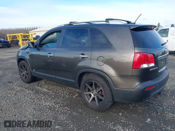 ✅ 2013 Kia Sorento EX • VIN: 5XYKUDA66DG422796 • Lot: 41557980. Listed on IAAI with Not provided. Free auction sales archive from the USA and detailed vehicle history report at DreamBid. Image 3.