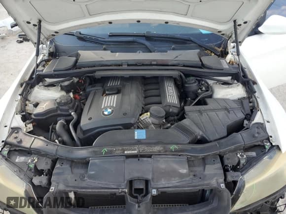 ✅ 2009 BMW 3 Series 328i • VIN: WBAPH57599NL77770 • Lot: 92892445. Listed on Copart with 66,122 mi. Free auction sales archive from the USA and detailed vehicle history report at DreamBid. Image 11.