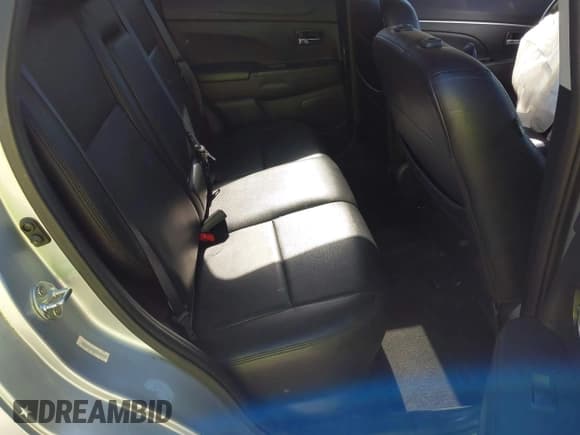 ✅ 2011 Mitsubishi Outlander SE • VIN: JA4AP4AU2BZ016010 • Lot: 43518835. Wystawiony na IAAI z przebiegiem 151 984 mil. Bezpłatny archiwum sprzedaży aukcyjnych z USA i szczegółowy raport historii pojazdu na DreamBid. Zdjęcie 8.