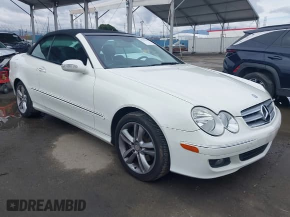 ✅ 2009 Mercedes-Benz CLK 350 • VIN: WDBTK56F49F264895 • Lot: 41781456. Wystawiony na IAAI z przebiegiem 136 767 mil. Bezpłatny archiwum sprzedaży aukcyjnych z USA i szczegółowy raport historii pojazdu na DreamBid. Zdjęcie 1.