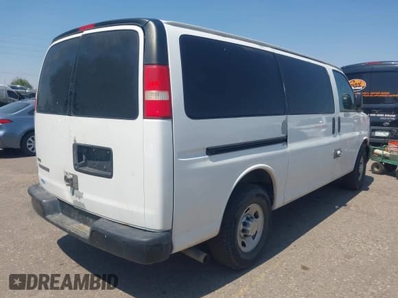 ✅ 2012 Chevrolet Express Cargo • VIN: 1GCWGFCA7C1119305 • Lot: 42821762. Listed on IAAI with 177,450 mi. Free auction sales archive from the USA and detailed vehicle history report at DreamBid. Image 4.