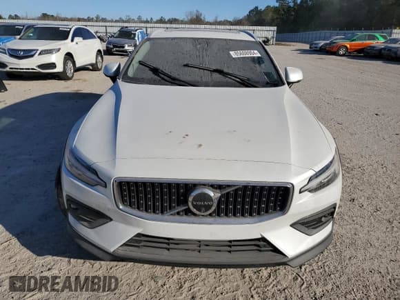✅ 2024 Volvo V60 Plus • VIN: YV4L12WY0R2135500 • Лот: 85608904. Опубликован ранее на Copart с пробегом 11 631 миль. Бесплатный доступ к архиву аукционных продаж из США и подробный отчёт об истории автомобиля на DreamBid. Изображение 5.