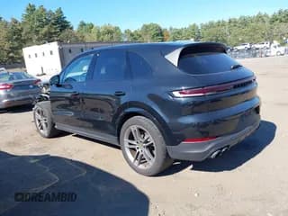 ✅ 2024 Porsche Cayenne • VIN: WP1AA2AY6RDA02454 • Lot: 43369816. Wystawiony na IAAI z przebiegiem 28 705 mil. Bezpłatny archiwum sprzedaży aukcyjnych z USA i szczegółowy raport historii pojazdu na DreamBid. Zdjęcie 3.