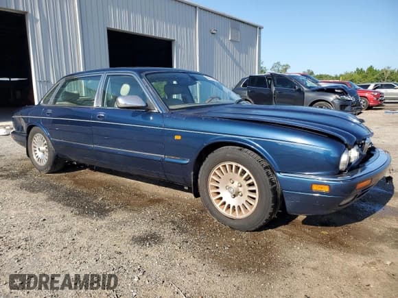 ✅ 1996 Jaguar XJ Vanden Plas • VIN: SAJKX6240TC780318 • Лот: 64213625. Опубликован ранее на Copart с пробегом 163 020 миль. Бесплатный доступ к архиву аукционных продаж из США и подробный отчёт об истории автомобиля на DreamBid. Изображение 4.