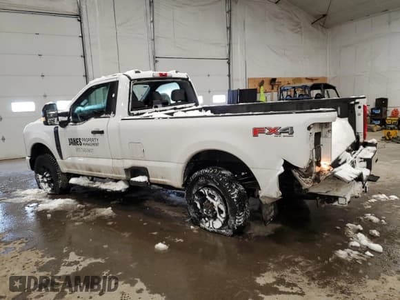 ✅ 2023 Ford F-350 XL • VIN: 1FTRF3BN0PED73018 • Лот: 44918795. Опубликован ранее на Copart с пробегом 23 131 миль. Бесплатный доступ к архиву аукционных продаж из США и подробный отчёт об истории автомобиля на DreamBid. Изображение 2.
