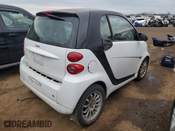 ✅ 2012 Smart fortwo Pure • VIN: WMEEJ3BA7CK557783 • Lot: 50835495. Wystawiony na Copart z przebiegiem 137 381 mil. Bezpłatny archiwum sprzedaży aukcyjnych z USA i szczegółowy raport historii pojazdu na DreamBid. Zdjęcie 3.