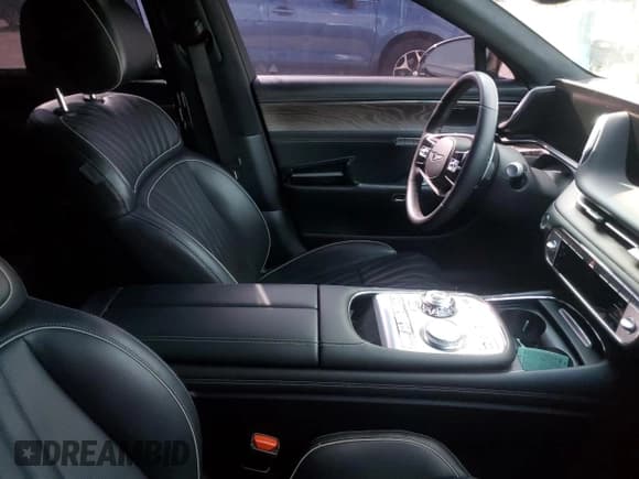 ✅ 2023 Genesis G90 • VIN: KMTFB4SD9PU008162 • Лот: 44034325. Опубликован ранее на Copart с пробегом Не указан. Бесплатный доступ к архиву аукционных продаж из США и подробный отчёт об истории автомобиля на DreamBid. Изображение 8.