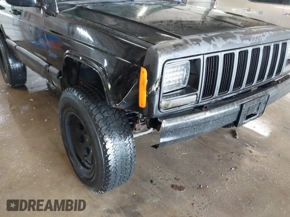 ✅ 1998 Jeep Cherokee Sport • VIN: 1J4FJ68SXWL281659 • Лот: 42208563. Опубликован ранее на IAAI с пробегом 203 992 миль. Бесплатный доступ к архиву аукционных продаж из США и подробный отчёт об истории автомобиля на DreamBid. Изображение 6.