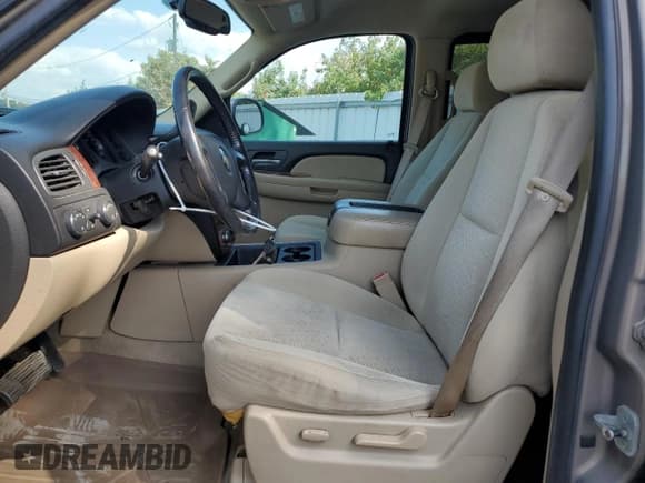 ✅ 2007 Chevrolet Suburban LT • VIN: 1GNFK163X7R264416 • Lot: 75067164. Wystawiony na Copart z przebiegiem 184 362 mil. Bezpłatny archiwum sprzedaży aukcyjnych z USA i szczegółowy raport historii pojazdu na DreamBid. Zdjęcie 7.