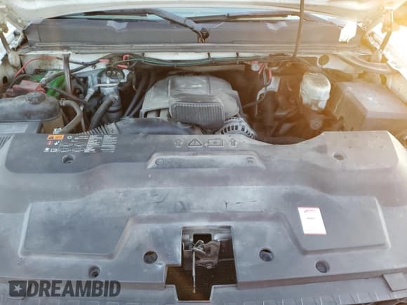 ✅ 2012 Chevrolet Silverado 2500HD Work Truck • VIN: 1GB0CVCG9CF205299 • Lot: 86161354. Wystawiony na Copart z przebiegiem 222 569 mil. Bezpłatny archiwum sprzedaży aukcyjnych z USA i szczegółowy raport historii pojazdu na DreamBid. Zdjęcie 11.