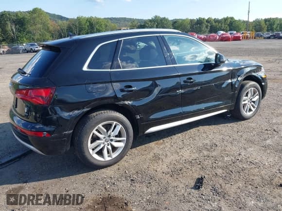 ✅ 2020 Audi Q5 Premium • VIN: WA1ANAFY9L2042985 • Lot: 43206821. Wystawiony na IAAI z przebiegiem 52 573 mil. Bezpłatny archiwum sprzedaży aukcyjnych z USA i szczegółowy raport historii pojazdu na DreamBid. Zdjęcie 4.