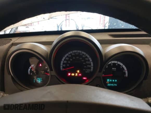 2007 Dodge Nitro R/T z VIN 1D8GU58647W607357, wystawiony jako IAAI lot #43281252 z przebiegiem 204 574 mil mil oraz . Historia ofert i sprzedaży dostępna na DreamBid. Obrazek 7.