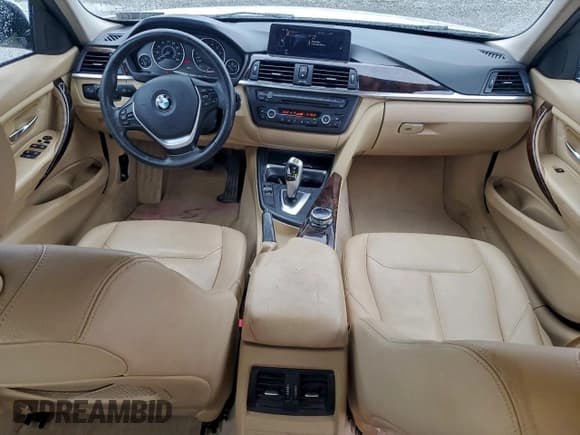 ✅ 2015 BMW 3 Series 328i xDrive • VIN: WBA3B5G50FNS13416 • Лот: 94340145. Опубликован ранее на Copart с пробегом 204 636 миль. Бесплатный доступ к архиву аукционных продаж из США и подробный отчёт об истории автомобиля на DreamBid. Изображение 8.