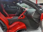 ✅ 2015 Chevrolet Corvette 1LT • VIN: 1G1YB2D7XF5117802 • Lot: 96022475. Wystawiony na Copart z przebiegiem 54 182 mil. Bezpłatny archiwum sprzedaży aukcyjnych z USA i szczegółowy raport historii pojazdu na DreamBid. Zdjęcie 5.