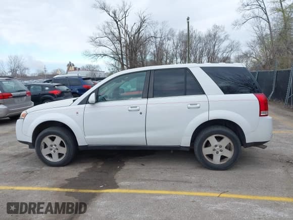 ✅ 2006 Saturn VUE • VIN: 5GZCZ63416S840854 • Lot: 41865320. Wystawiony na IAAI z przebiegiem 198 368 mil. Bezpłatny archiwum sprzedaży aukcyjnych z USA i szczegółowy raport historii pojazdu na DreamBid. Zdjęcie 14.