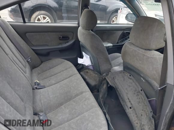 ✅ 2003 Hyundai Elantra GLS • VIN: KMHDN45D33U517498 • Lot: 38884445. Wystawiony na IAAI z przebiegiem 234 505 mil. Bezpłatny archiwum sprzedaży aukcyjnych z USA i szczegółowy raport historii pojazdu na DreamBid. Zdjęcie 8.