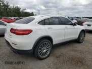 ✅ 2019 Mercedes-Benz GLC 300 • VIN: WDC0J4KB2KF542603 • Лот: 90025845. Опубликован ранее на Copart с пробегом 86 347 миль. Бесплатный доступ к архиву аукционных продаж из США и подробный отчёт об истории автомобиля на DreamBid. Изображение 3.