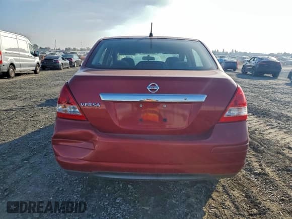 ✅ 2010 Nissan Versa S • VIN: 3N1BC1AP5AL378792 • Lot: 94380585. Wystawiony na Copart z przebiegiem 254 306 mil. Bezpłatny archiwum sprzedaży aukcyjnych z USA i szczegółowy raport historii pojazdu na DreamBid. Zdjęcie 6.