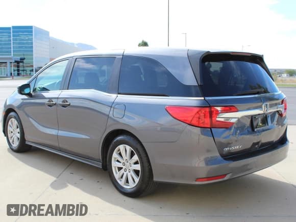 ✅ 2018 Honda Odyssey LX • VIN: 5FNRL6H20JB086713 • Лот: 91941835. Опубликован ранее на Copart с пробегом 92 823 миль. Бесплатный доступ к архиву аукционных продаж из США и подробный отчёт об истории автомобиля на DreamBid. Изображение 4.