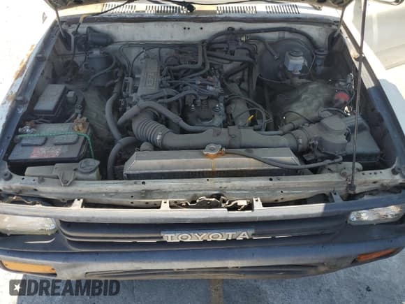 ✅ 1990 Toyota Pickup • VIN: JT4RN81A9L5071980 • Lot: 63795355. Wystawiony na Copart z przebiegiem 189 781 mil. Bezpłatny archiwum sprzedaży aukcyjnych z USA i szczegółowy raport historii pojazdu na DreamBid. Zdjęcie 11.