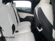 ✅ 2022 Tesla Model X • VIN: 7SAXCAE58NF363898 • Lot: 84976825. Wystawiony na Copart z przebiegiem 56 319 mil. Bezpłatny archiwum sprzedaży aukcyjnych z USA i szczegółowy raport historii pojazdu na DreamBid. Zdjęcie 10.