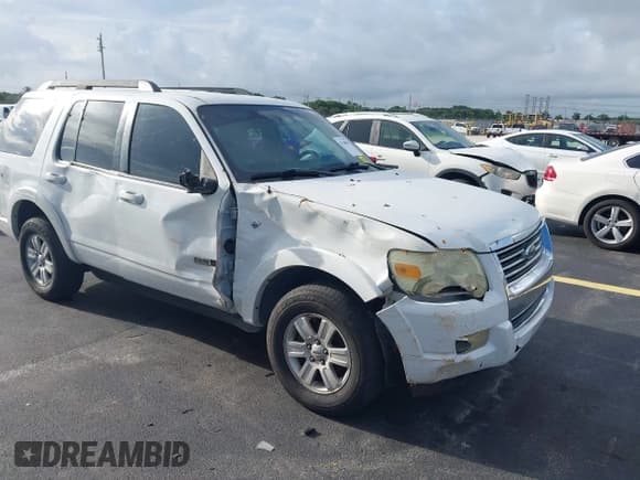 ✅ 2008 Ford Explorer XLT • VIN: 1FMEU73838UB17950 • Lot: 42746847. Wystawiony na IAAI z przebiegiem 132 411 mil. Bezpłatny archiwum sprzedaży aukcyjnych z USA i szczegółowy raport historii pojazdu na DreamBid. Zdjęcie 1.