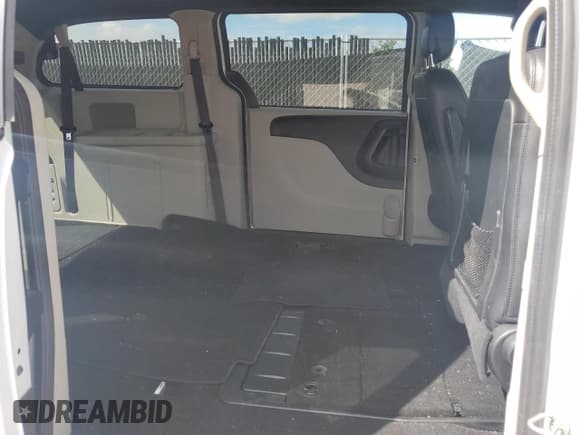 ✅ 2019 Dodge Grand Caravan SXT • VIN: 2C4RDGCG3KR509845 • Lot: 80262645. Listed on Copart with 106,417 mi. Free auction sales archive from the USA and detailed vehicle history report at DreamBid. Image 11.