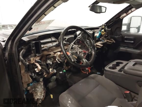 ✅ 2015 Chevrolet Silverado 2500HD LT • VIN: 1GC1KVE82FF105963 • Lot: 42234464. Listed on IAAI with Not provided. Free auction sales archive from the USA and detailed vehicle history report at DreamBid. Image 13.