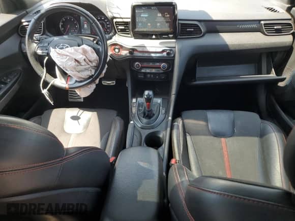 2020 Hyundai Veloster Turbo Ultimate z VIN KMHTH6AB9LU031538, wystawiony jako Copart lot #69225654 z przebiegiem 110 164 mil mil oraz Szkoda całkowita • Salvage title. Historia ofert i sprzedaży dostępna na DreamBid. Obrazek 8.