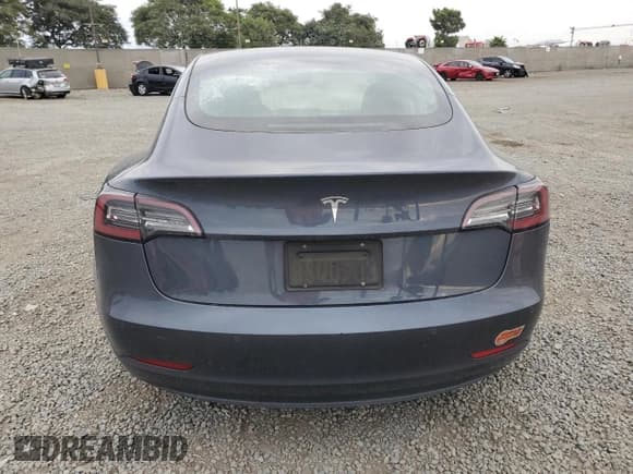 ✅ 2020 Tesla Model 3 Standard Range Plus • VIN: 5YJ3E1EAXLF802308 • Lot: 82275135. Wystawiony na Copart z przebiegiem 75 515 mil. Bezpłatny archiwum sprzedaży aukcyjnych z USA i szczegółowy raport historii pojazdu na DreamBid. Zdjęcie 6.
