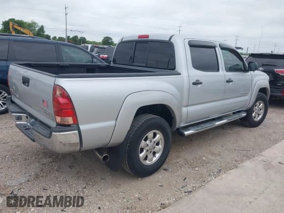 ✅ 2007 Toyota Tacoma PreRunner • VIN: 3TMJU62N37M033683 • Lot: 42383346. Listed on IAAI with 138,683 mi. Free auction sales archive from the USA and detailed vehicle history report at DreamBid. Image 4.