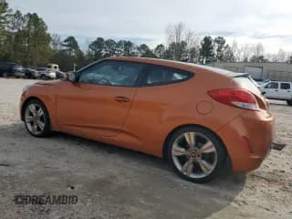 ✅ 2016 Hyundai Veloster • VIN: KMHTC6AD8GU303650 • Lot: 81203514. Wystawiony na Copart z przebiegiem 121 238 mil. Bezpłatny archiwum sprzedaży aukcyjnych z USA i szczegółowy raport historii pojazdu na DreamBid. Zdjęcie 2.