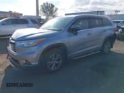 ✅ 2014 Toyota Highlander XLE • VIN: 5TDJKRFH3ES067714 • Lot: 43691151. Wystawiony na IAAI z przebiegiem 224 667 mil. Bezpłatny archiwum sprzedaży aukcyjnych z USA i szczegółowy raport historii pojazdu na DreamBid. Zdjęcie 17.