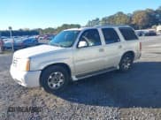 ✅ 2004 Cadillac Escalade • VIN: 1GYEC63T34R290686 • Lot: 43658224. Listed on IAAI with 186,701 mi. Free auction sales archive from the USA and detailed vehicle history report at DreamBid. Image 2.