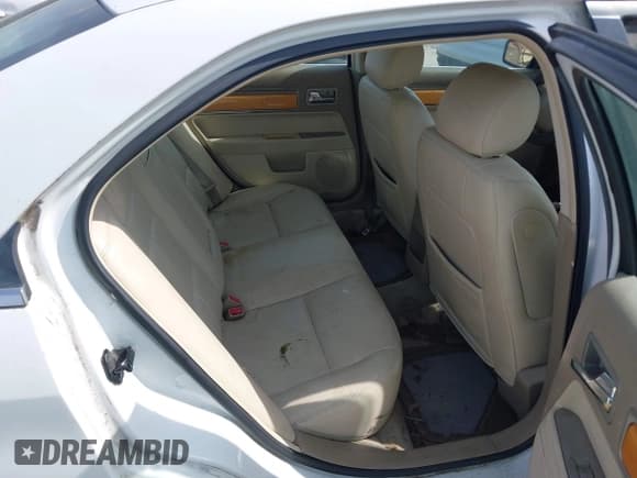 ✅ 2006 Lincoln Zephyr • VIN: 3LNHM26156R630099 • Lot: 42866819. Wystawiony na IAAI z przebiegiem 296 172 mil. Bezpłatny archiwum sprzedaży aukcyjnych z USA i szczegółowy raport historii pojazdu na DreamBid. Zdjęcie 8.