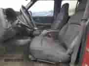 2004 Chevrolet Blazer Fleet z VIN 1GNCS13X64K153392, wystawiony jako Copart lot #83544724 z przebiegiem 169 504 mil mil oraz Szkoda całkowita • Salvage title. Historia ofert i sprzedaży dostępna na DreamBid. Obrazek 7.