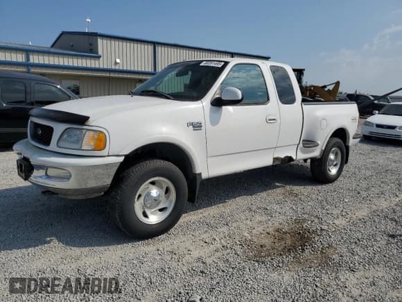 ✅ 1998 Ford F-150 XL • VIN: 1FTZX08WXWKA63762 • Lot: 80391495. Listed on Copart with 187,598 mi. Free auction sales archive from the USA and detailed vehicle history report at DreamBid. Image 1.